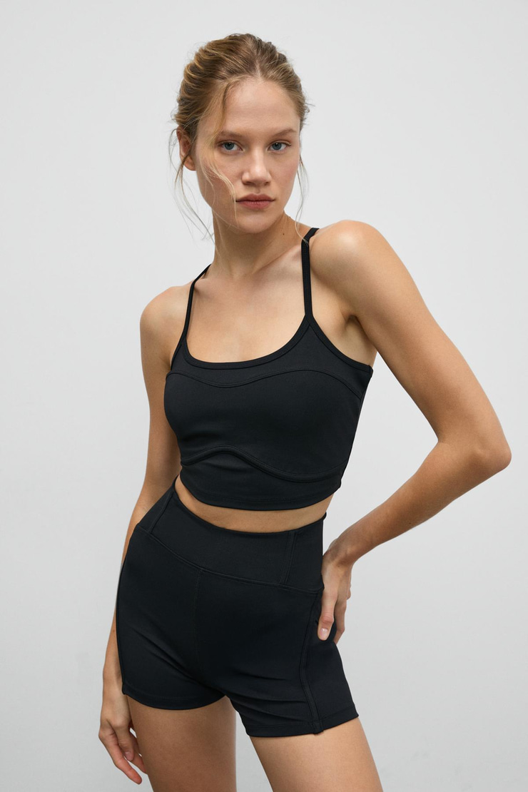 FLINTRA Kadın Yumuşak Ve Esnek Dokulu Biyeli Karyoka Dikişli Baskı Detaylı Kısa Siyah Tayt