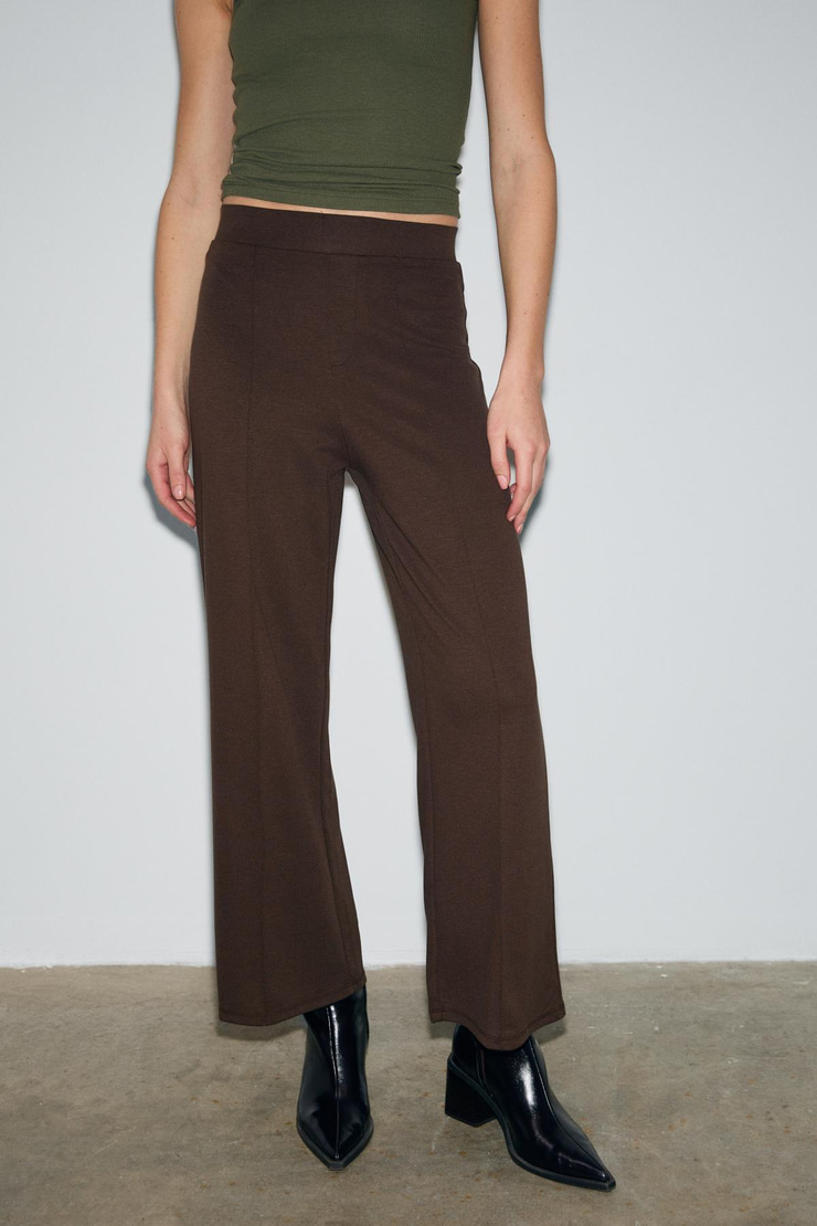 FREDA Kadın Kalın İnterlok Tok ve Esnek Kumaşlı Flare Paça Önü Nervürlü Beli lastikli Koyu Kahverengi Pantolon