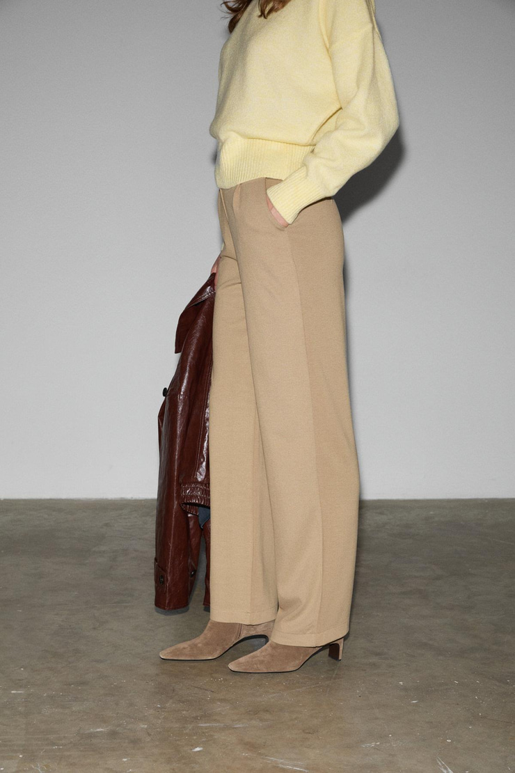 FREDA Kadın Kalın İnterlok Tok ve Esnek Kumaşlı Flare Paça Önü Nervürlü Beli lastikli Bej Pantolon