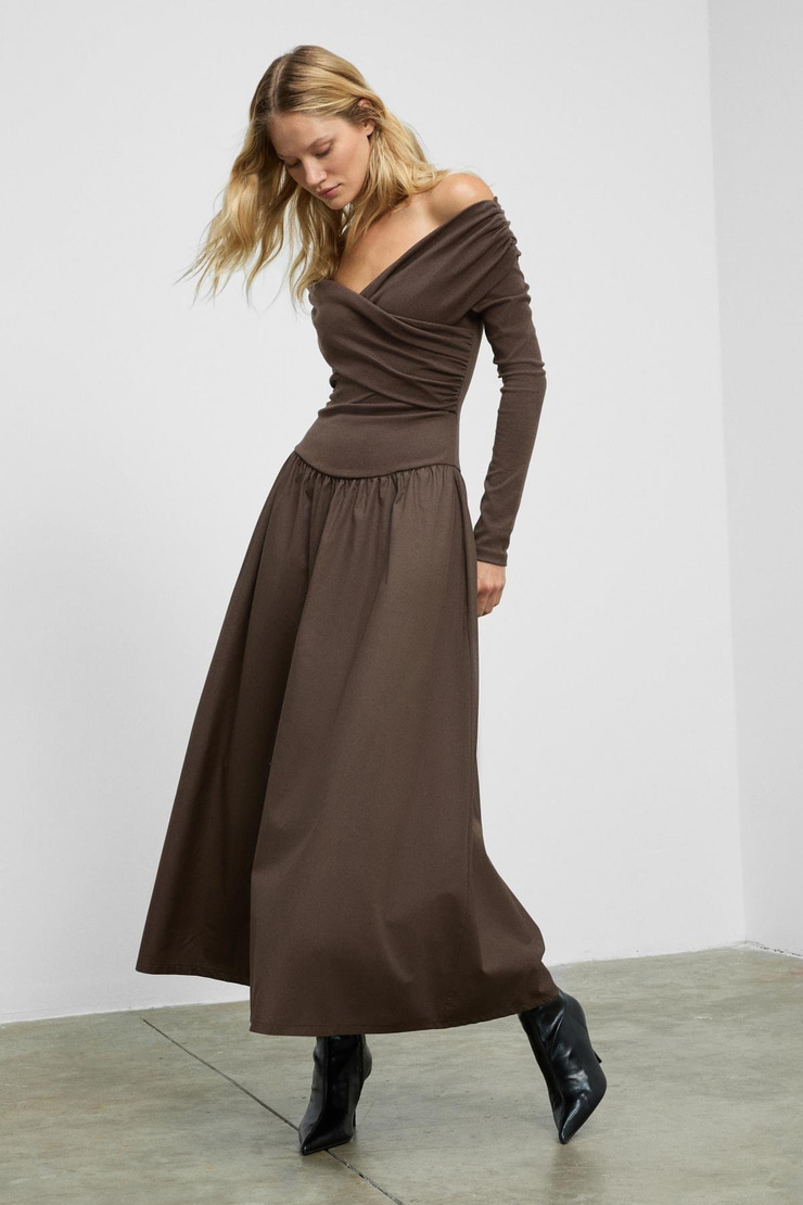 FRUENDO Kadın Asimetrik Yakalı Üstü Esnek Kumaşlı Eteği Poplin Uzun Kahverengi Elbise