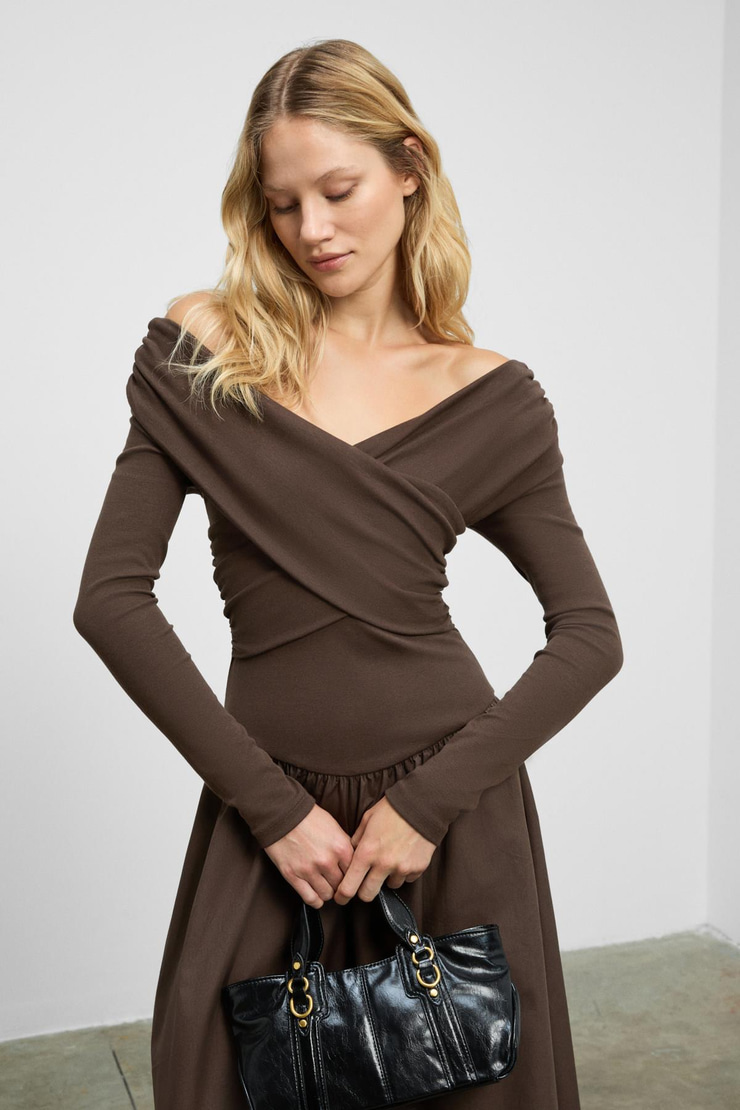 FRUENDO Kadın Asimetrik Yakalı Üstü Esnek Kumaşlı Eteği Poplin Uzun Kahverengi Elbise