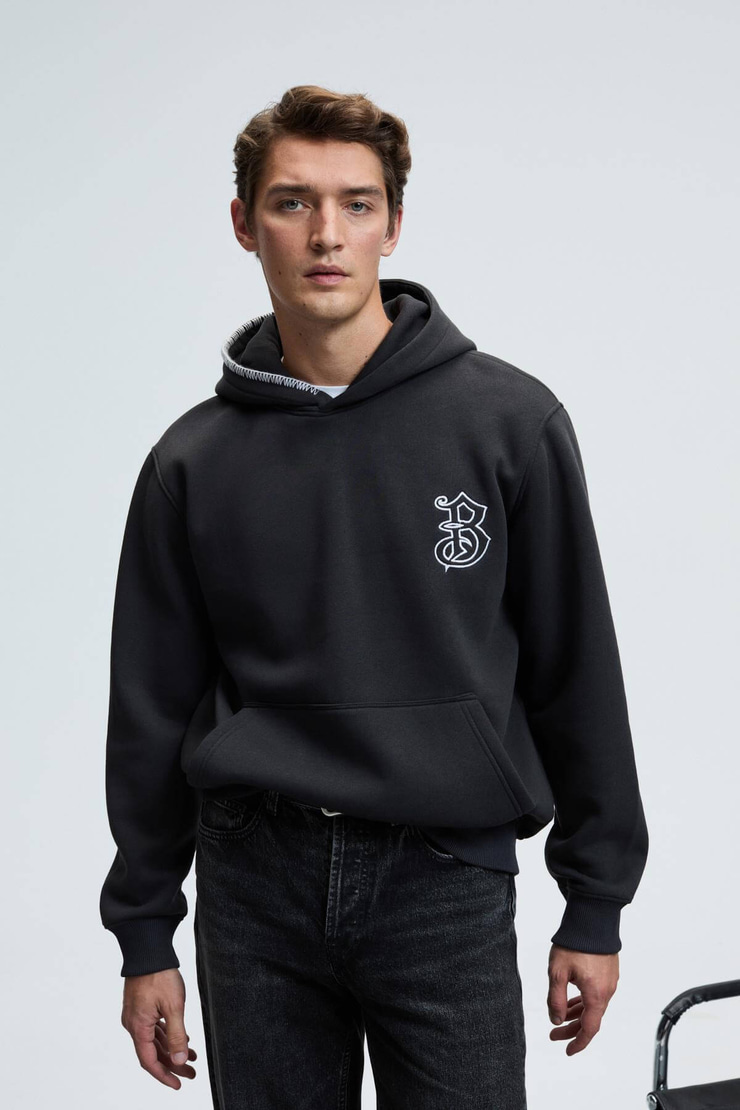 GROVER Erkek Kapüşonlu Süs Dikiş Detaylı Göğsü Nakışlı Kanguru Cepli Antrasit Sweatshirt