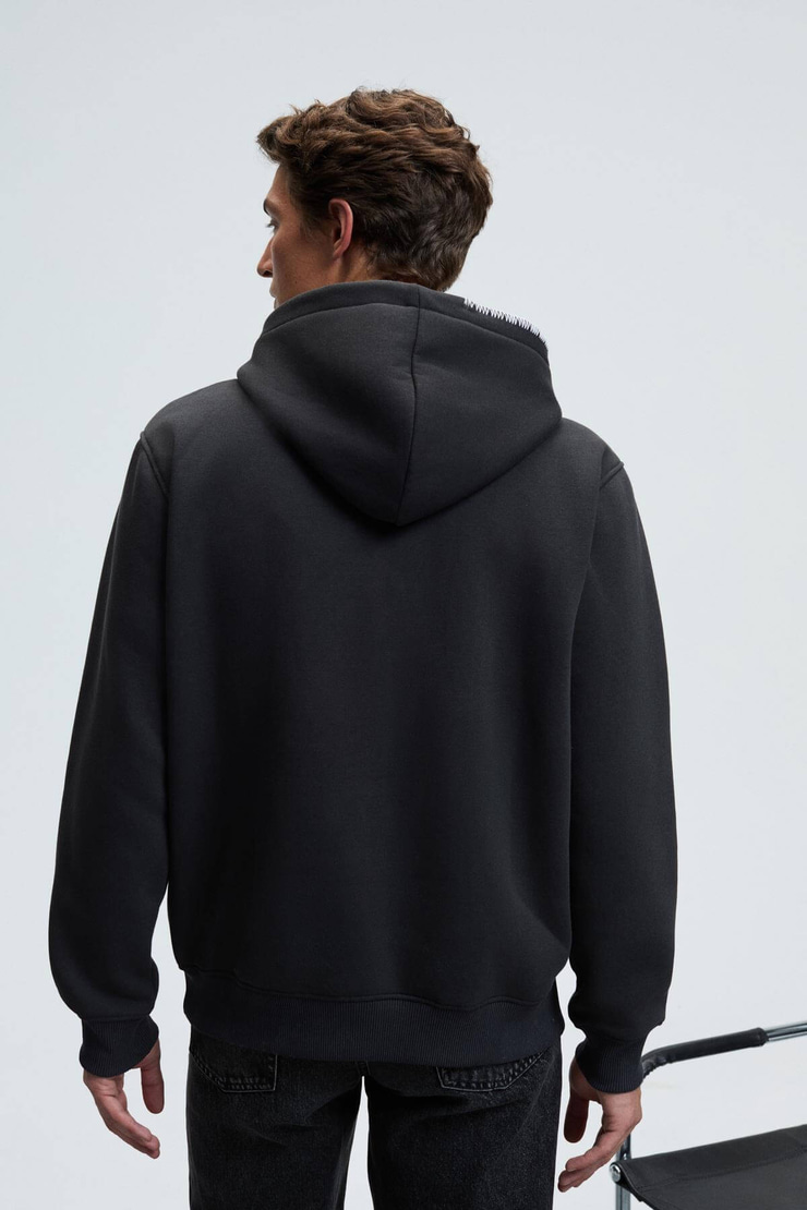 GROVER Erkek Kapüşonlu Süs Dikiş Detaylı Göğsü Nakışlı Kanguru Cepli Antrasit Sweatshirt