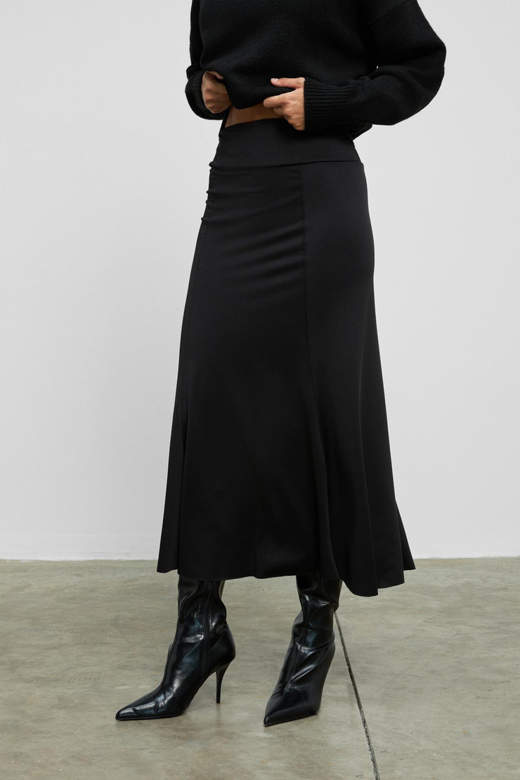 JEVEUX Kadın Esnek Kumaşlı Dikiş Detaylı Uzun Siyah Etek