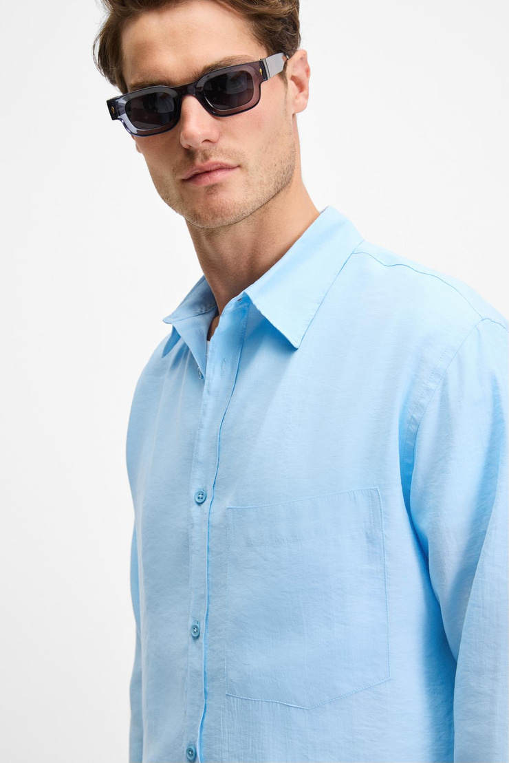 JUUSO Erkek Dökümlü Kumaş Gömlek Yaka Düğmeli Manşetli Cep Detaylı Uzun Kol Mavi Gömlek