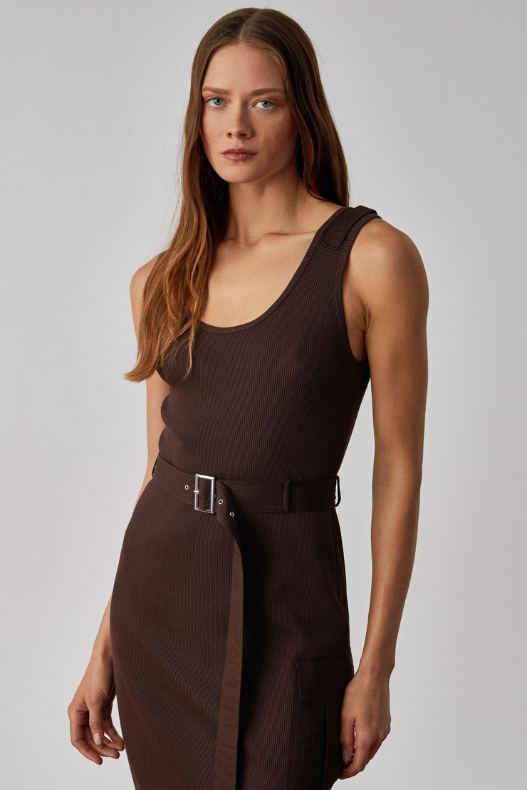 KAMONGAS Kadın Regular Oyuk Yaka Kısa Paça Kahverengi Elbise