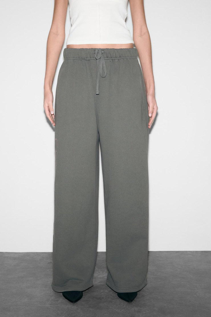 KENYOT Kadın Organik Pamuklu Nakış İşlemeli Geniş Paçalı Relaxed Fit Antrasit Eşofman Altı