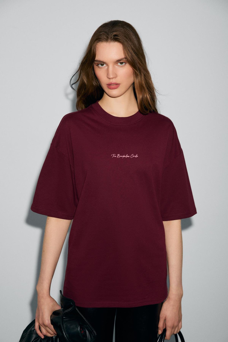 KIVATO Kadın %100 Pamuk Yumuşak Kumaşlı Baskı Detaylı Bordo T-Shirt