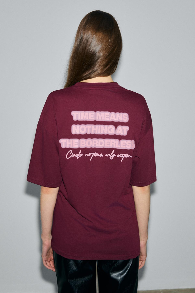 KIVATO Kadın %100 Pamuk Yumuşak Kumaşlı Baskı Detaylı Bordo T-Shirt