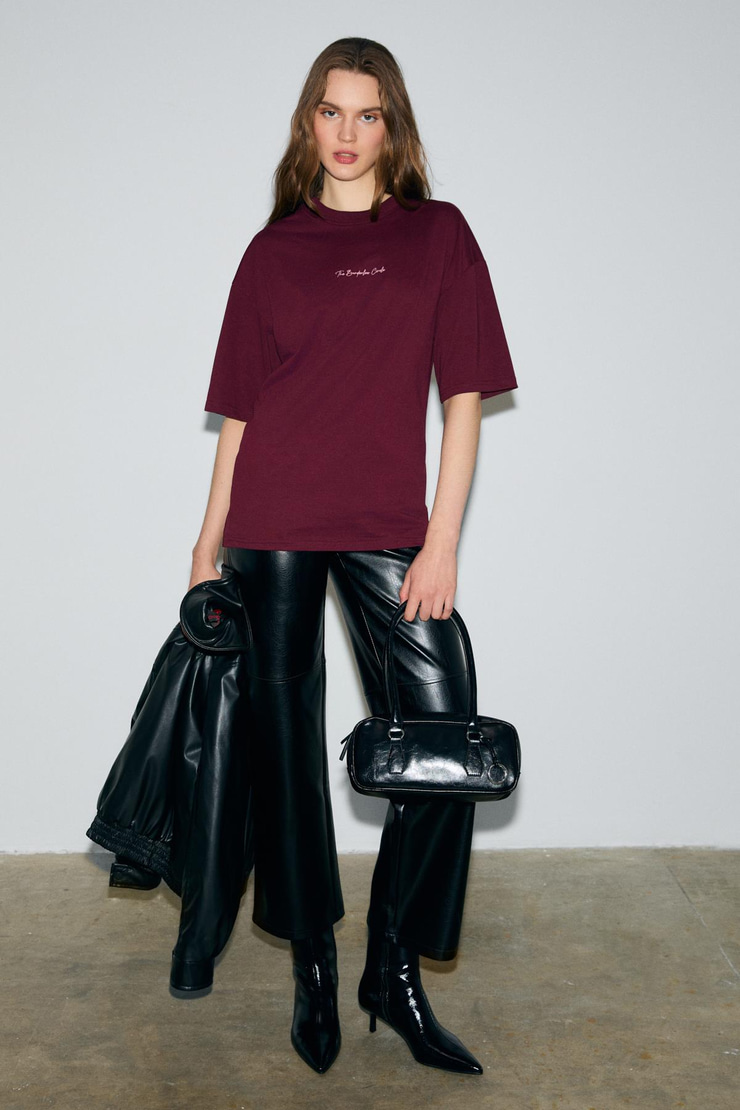 KIVATO Kadın %100 Pamuk Yumuşak Kumaşlı Baskı Detaylı Bordo T-Shirt