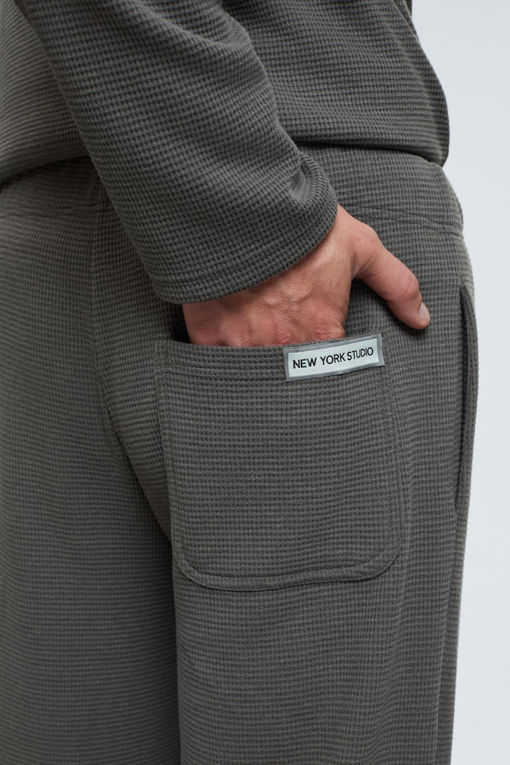 LACHLAN Erkek Waffle Özel Dokulu Kordonlu Süs Etiketli Koyu Gri Pantolon