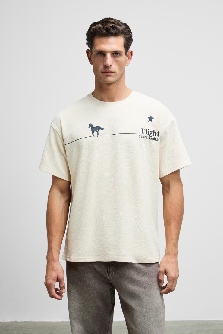 LANDI Erkek Önü Nakışlı Ve Baskılı Sırtı Baskılı %100 Organik Pamuk Bisiklet Yaka Oversize Fit Krem T-Shirt