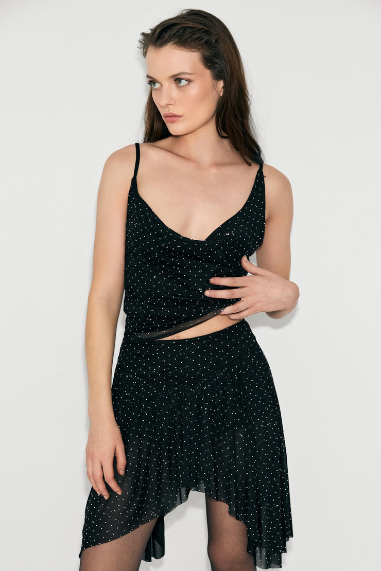 LATIDO Kadın Degaje Yakalı Tül Üzeri Taş Detaylı Astarlı Askılı Şık Siyah-Kristal Taşlı Bluz