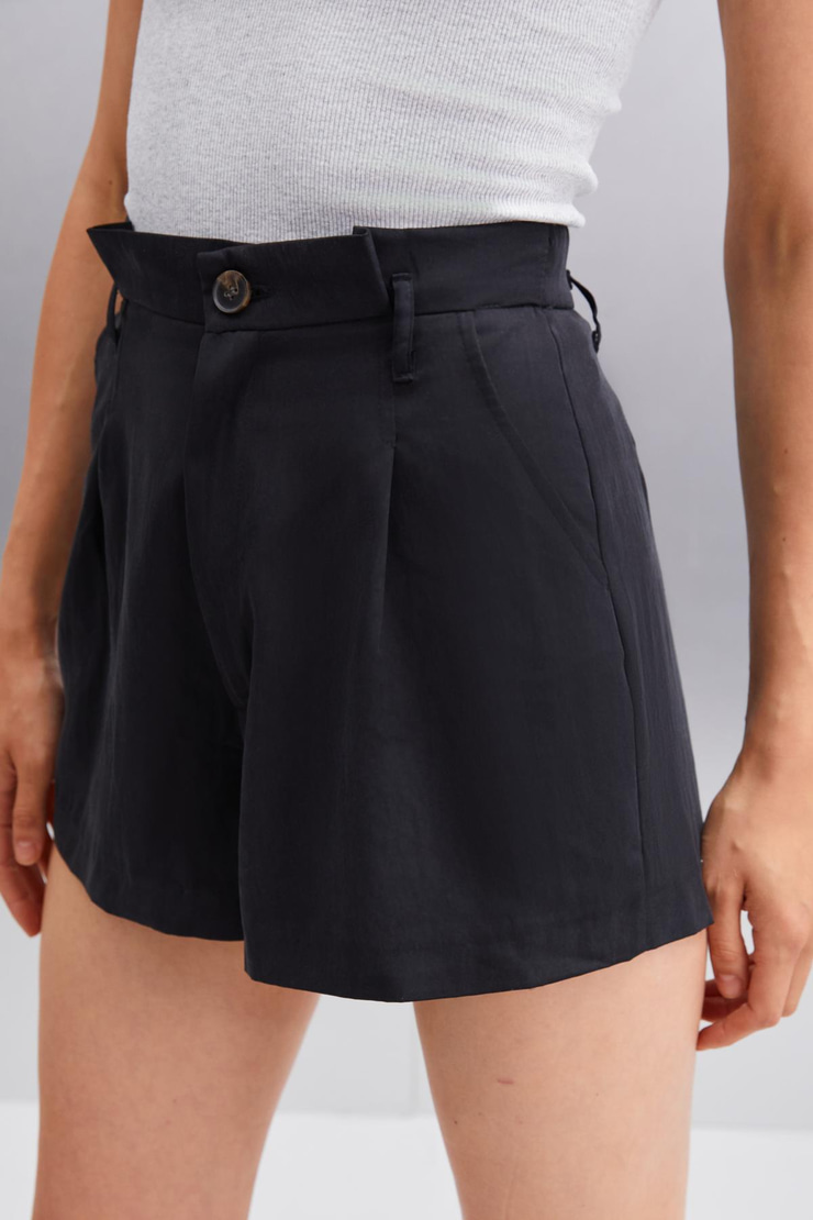 LAURI Slim Slim Siyah Tekli Şort