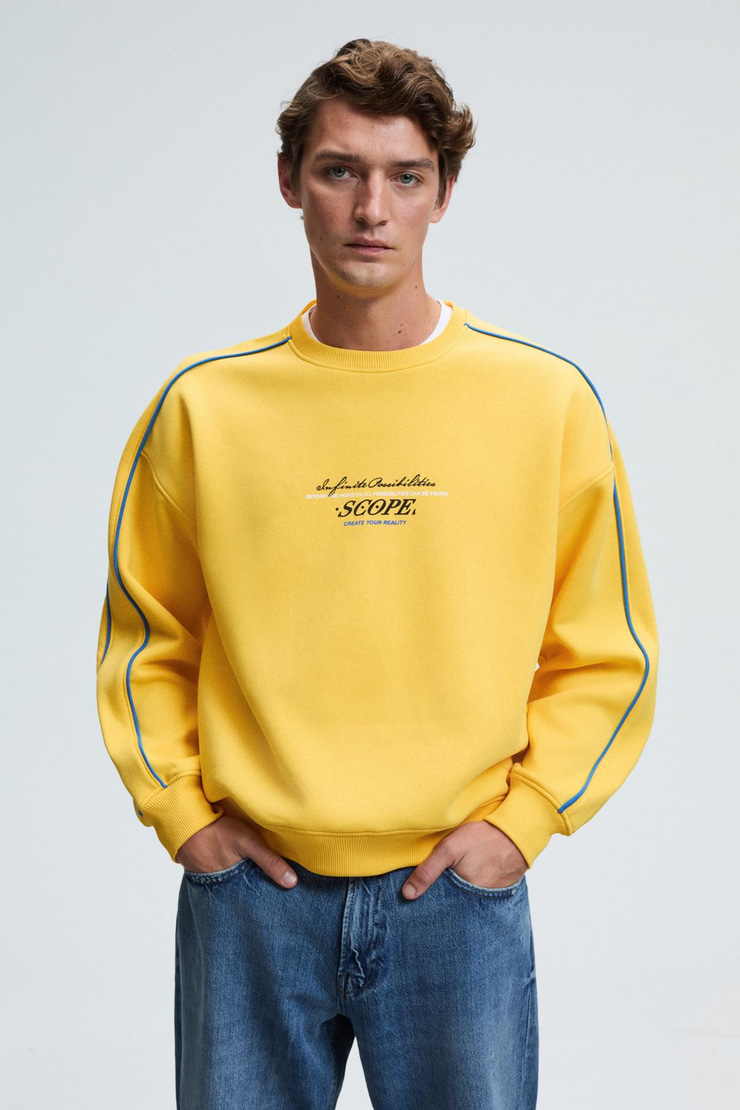 LEIF Erkek Kolları Biyeli Önü Baskılı Yuvarlak Yaka Oversize Sarı Sweatshirt