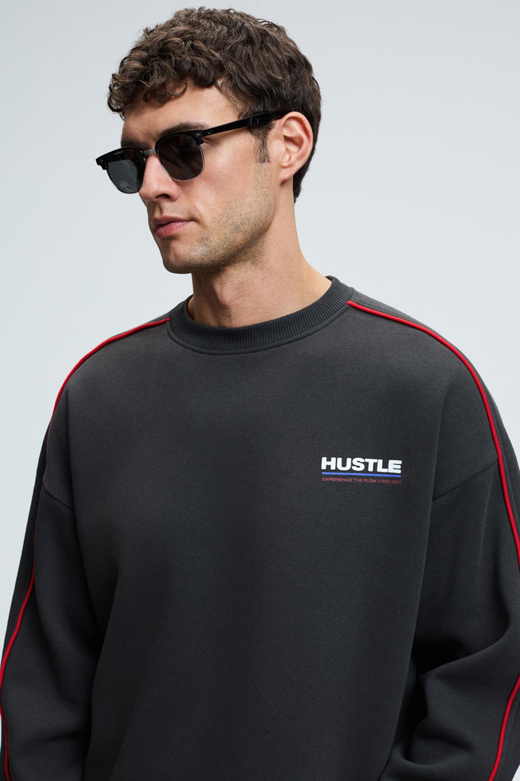 LEIF Erkek Kolları Biyeli Önü Baskılı Yuvarlak Yaka Oversize Antrasit Sweatshirt