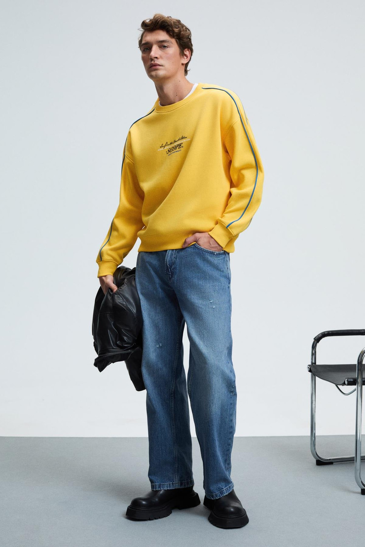 LEIF Erkek Kolları Biyeli Önü Baskılı Yuvarlak Yaka Oversize Sarı Sweatshirt