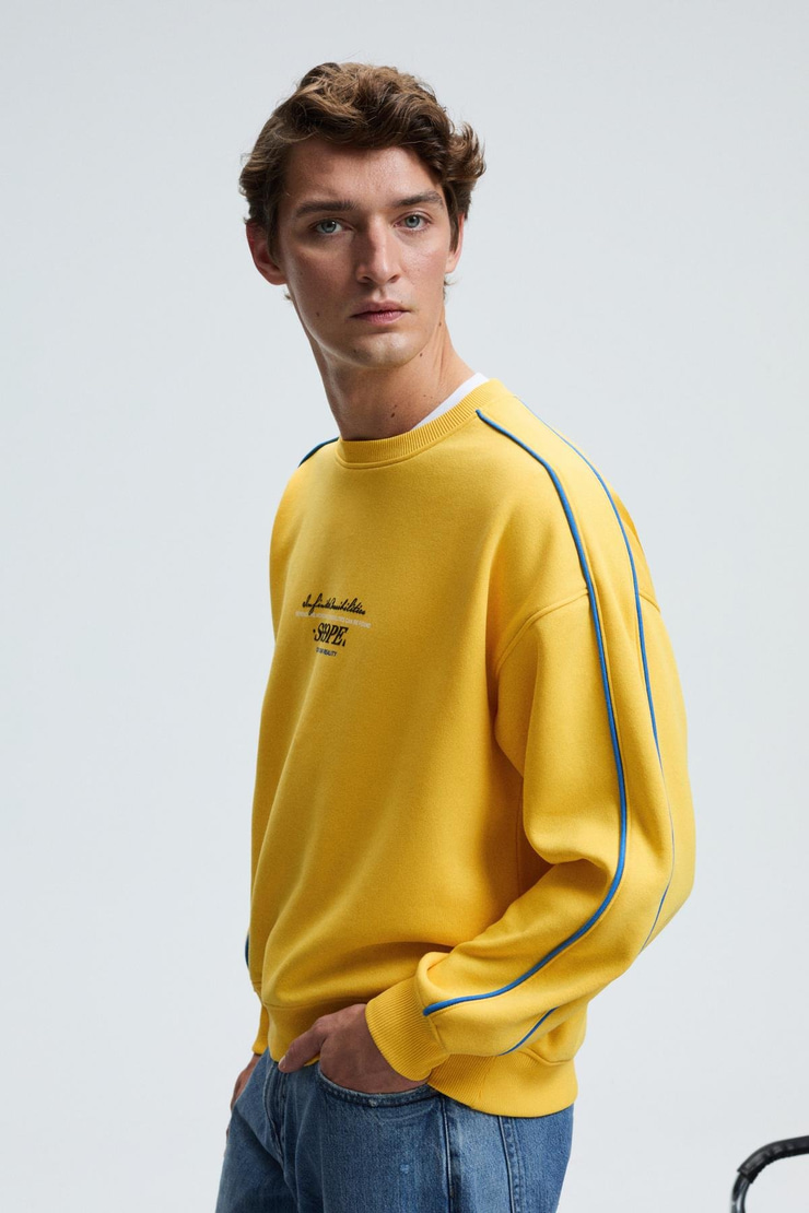 LEIF Erkek Kolları Biyeli Önü Baskılı Yuvarlak Yaka Oversize Sarı Sweatshirt