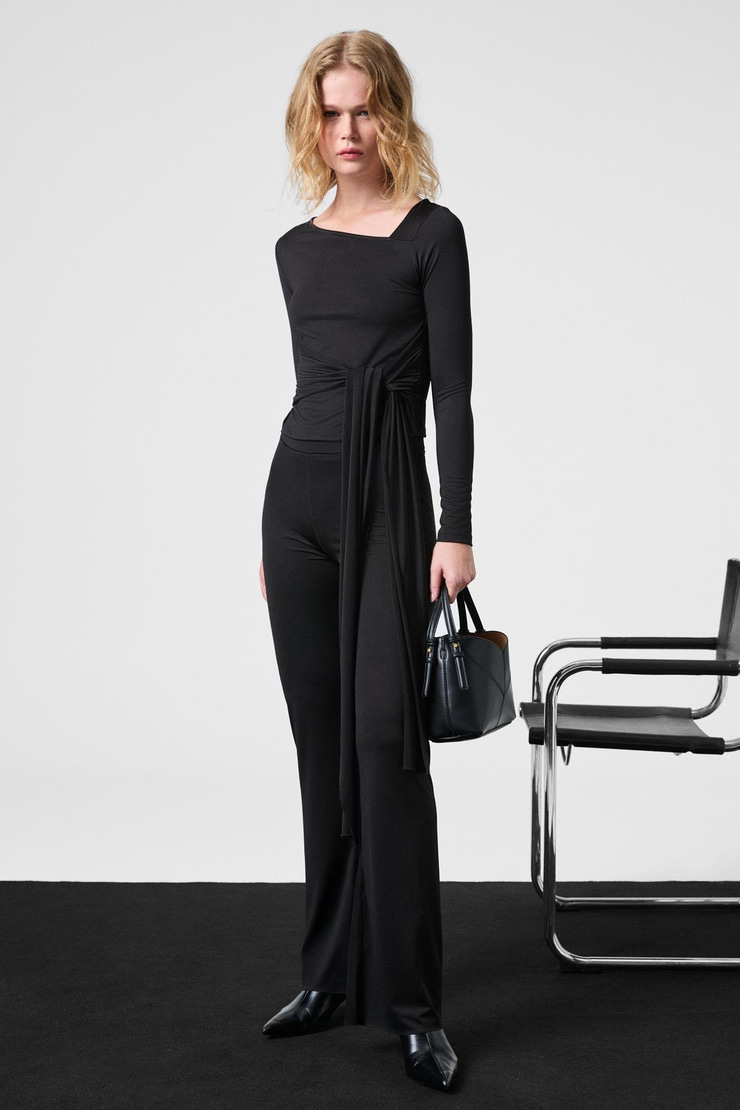 LORELIS Kadın Esnek Kumaşlı Geniş Paçalı Dikiş Detaylı Siyah Pantolon