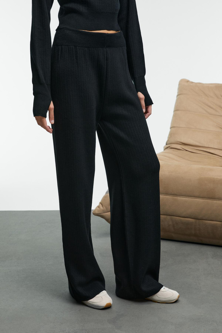 MARIPOSA Kadın Yuvarlak Yaka Çizgi Desenli Crop Geniş Paça Triko Siyah Alt-Üst Takım