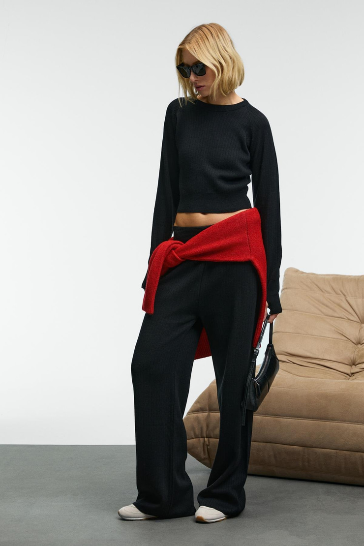 MARIPOSA Kadın Yuvarlak Yaka Çizgi Desenli Crop Geniş Paça Triko Siyah Alt-Üst Takım