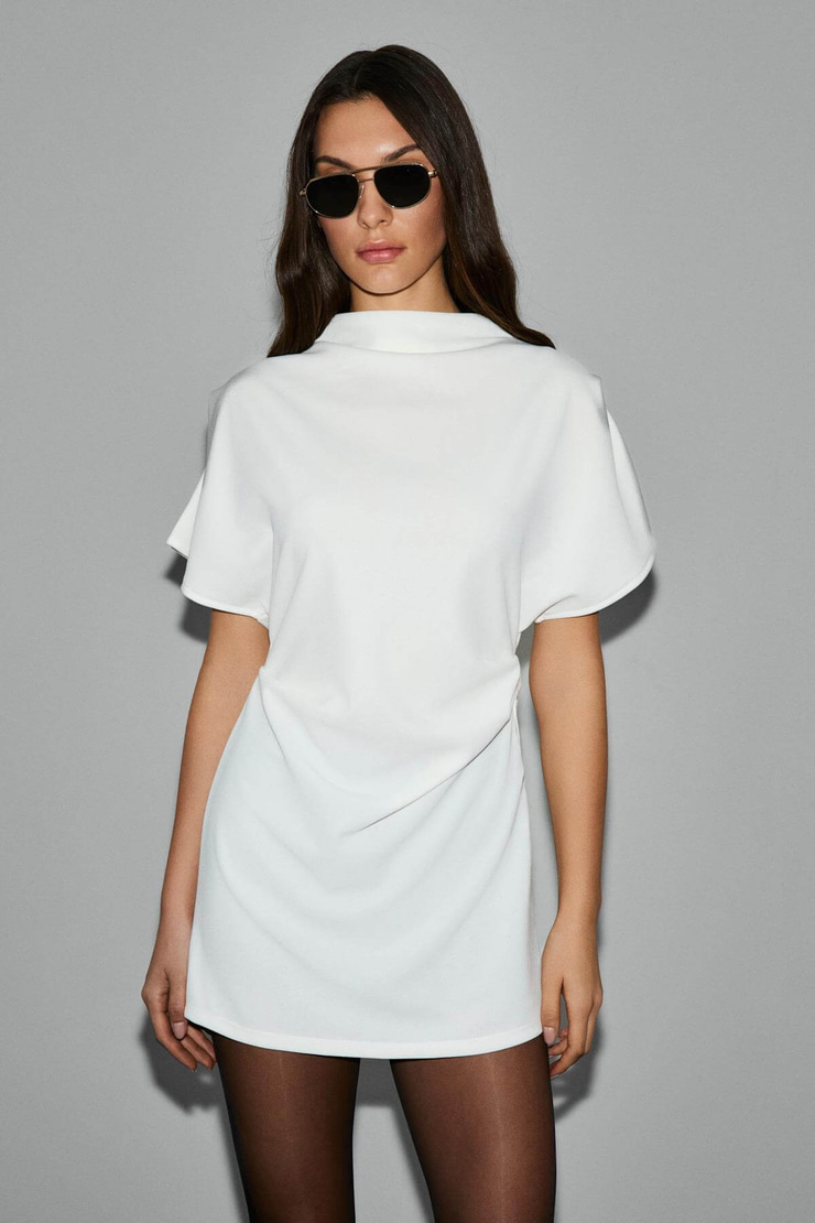 MAXINE Kadın Omuz Ve Bel Kısımlarında Pile Detaylı Dik Yaka Fermuarlı Kısa Kollu Mini Beyaz Elbise