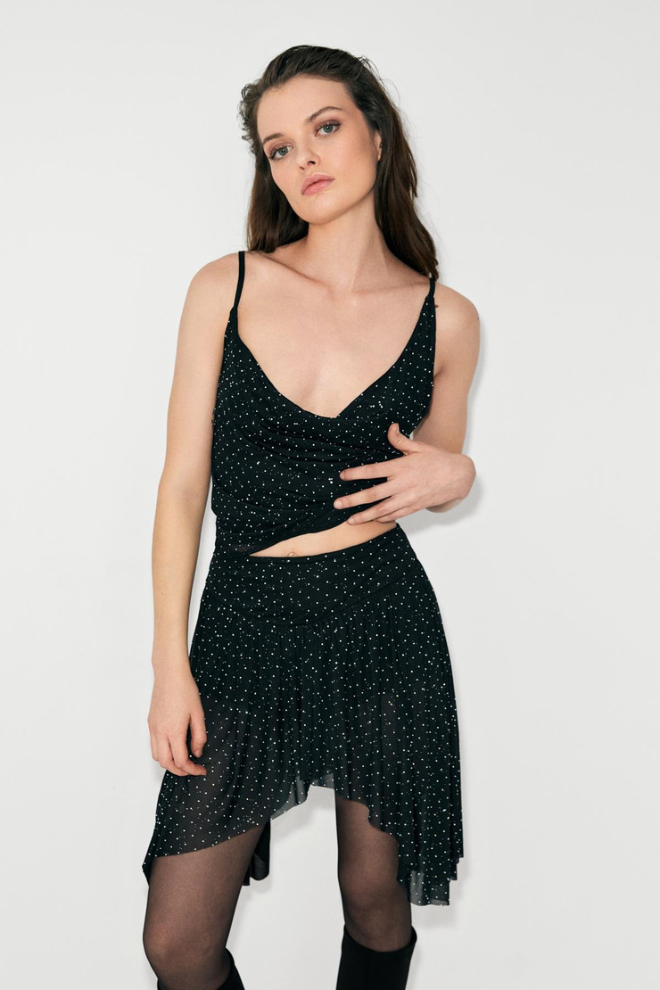 MIENTO Kadın Asimetrik Kesim Tül Üzeri Taş Detaylı İçi Şort Astarlı Şık Mini Siyah Etek