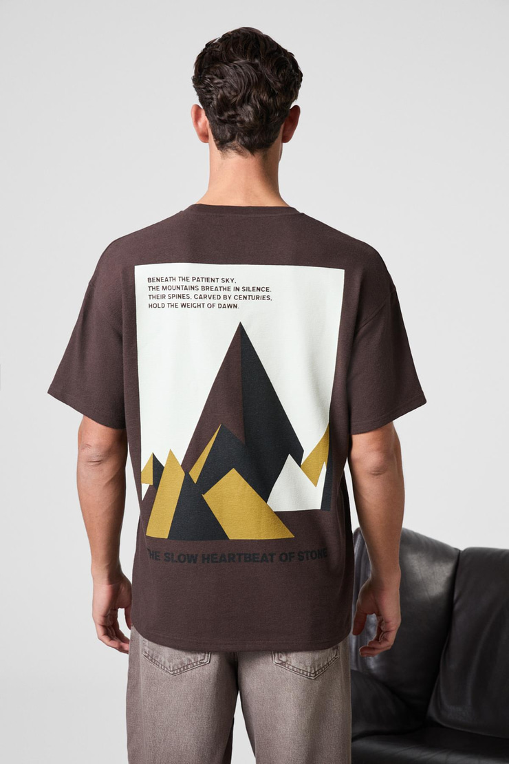 MOTI Erkek Göğsü Sırtı Baskılı %100 Organik Pamuk Oversize Fit Bisiklet Yaka Kahverengi T-Shirt