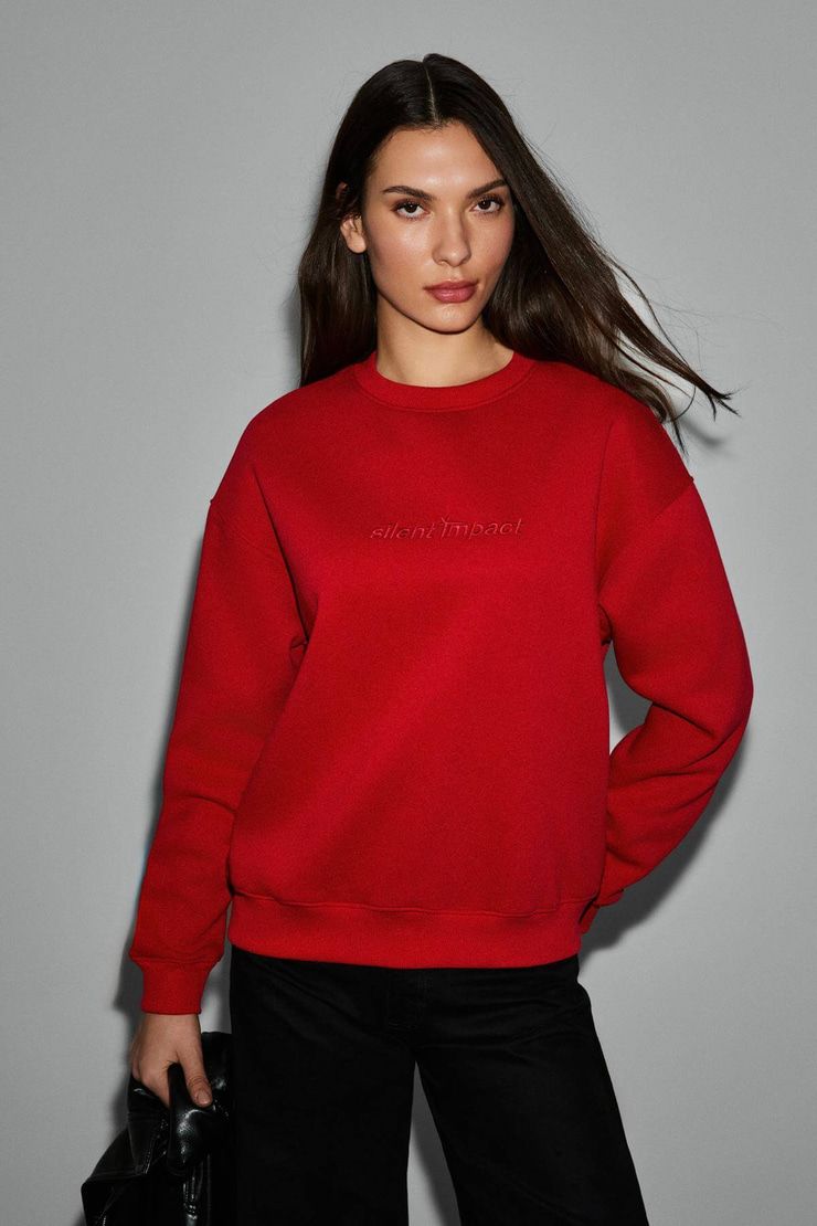 MOTION Kadın Organik Pamuklu İçi Polarlı Yuvarlak Yaka Patch Detaylı Oversize Kırmızı Sweatshirt