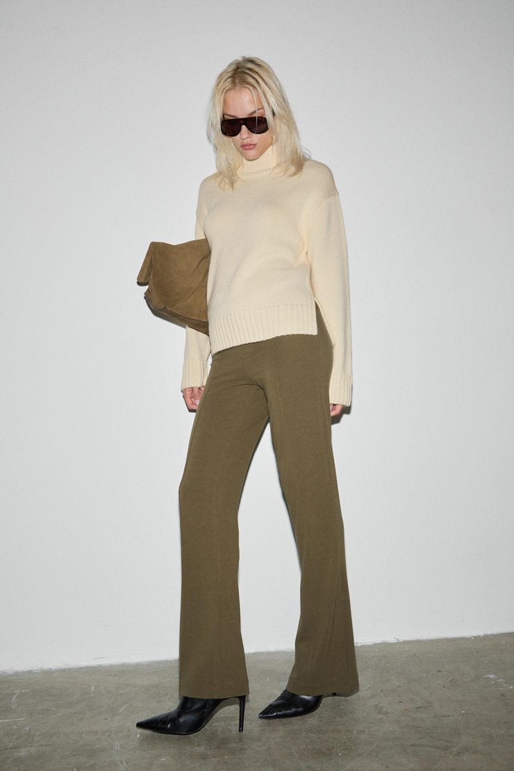 NIRISELLE Kadın Esnek Kumaşlı Vücuda Oturan Beli Lastikli Regular Haki Pantolon