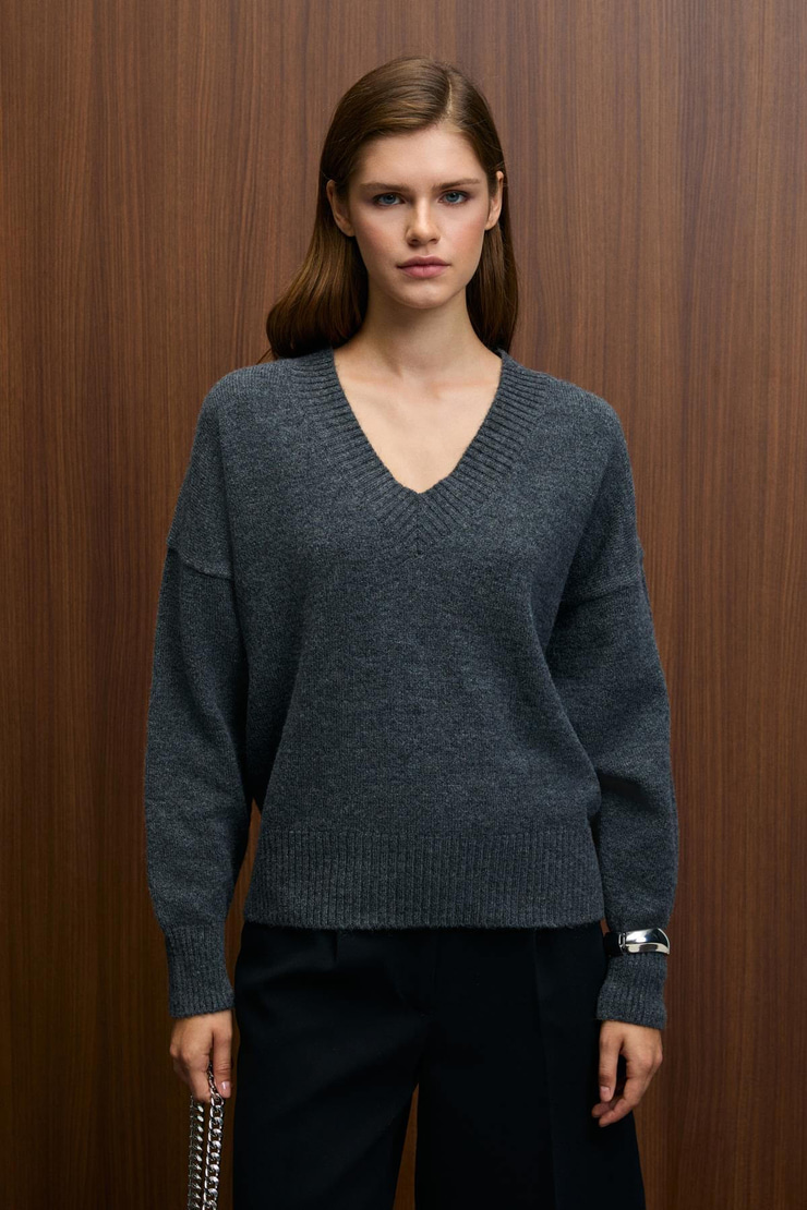 NORSHA Kadın V Yaka Yumşak Dokulu Relaxed Fit Triko Antrasit Kazak