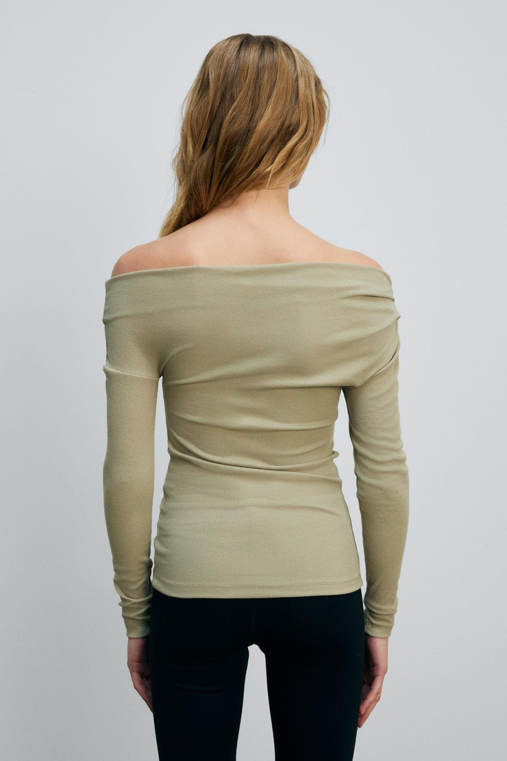 OLIVIENN Kadın Omuzu Açık Asimetrik Yakalı Uzun Kollu Slim Fit Vizon Bluz