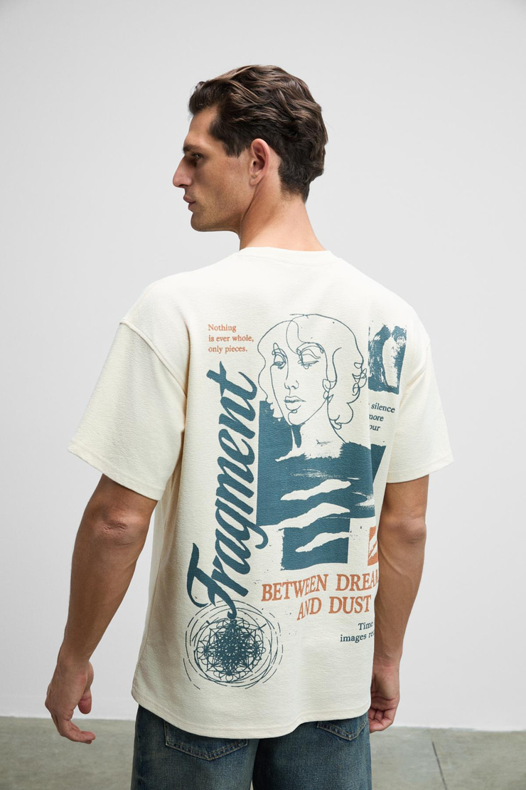 ONIRIC Erkek Göğsü Ve Sırtı Baskılı %100 Organik Pamuk Oversize Fit Bisiklet Yaka Krem T-Shirt