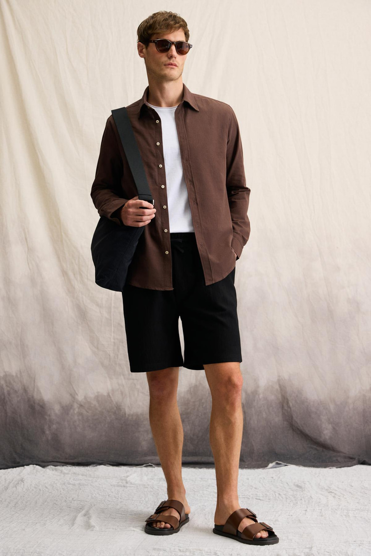 PERTTU Erkek %100 Pamuk Slim Fit Dar Kesim Düğmeli Yaka Keten Görünümlü Flamlı Acı Kahve Gömlek