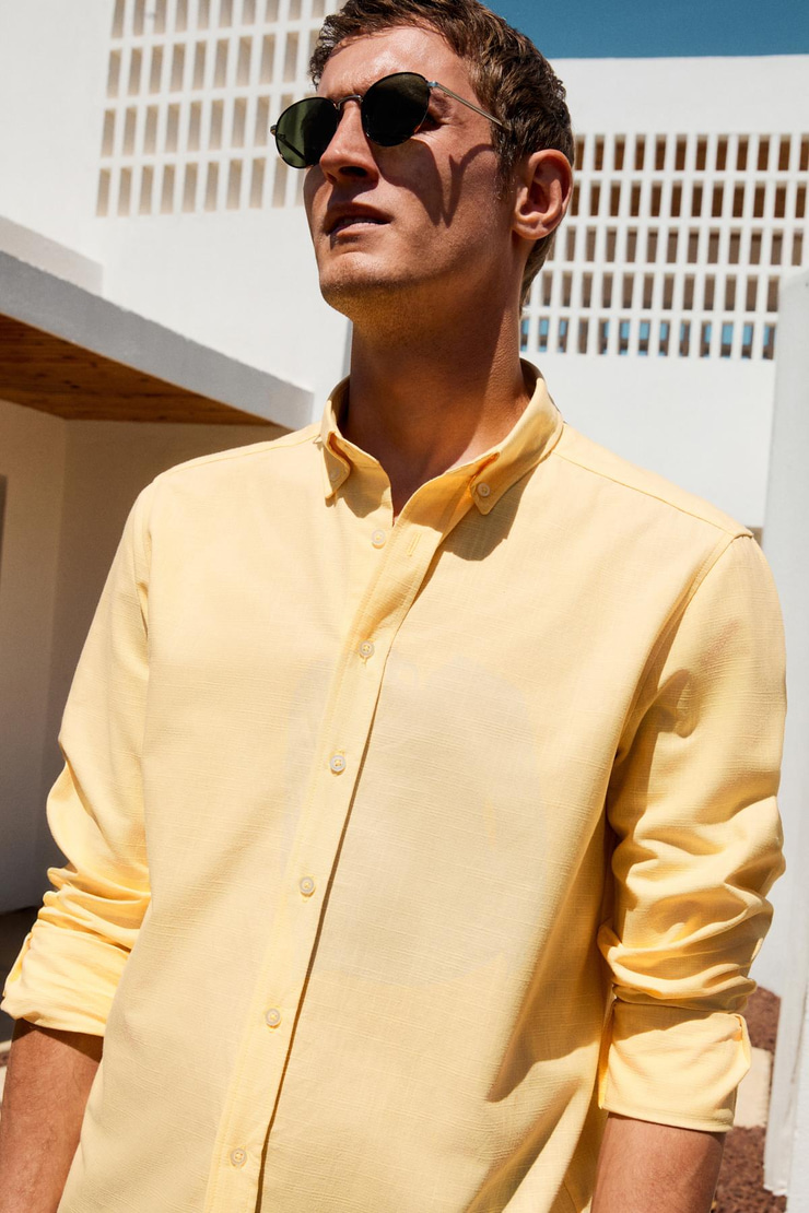 PERTTU Erkek %100 Pamuk Slim Fit Dar Kesim Düğmeli Yaka Keten Görünümlü Flamlı Sarı Gömlek