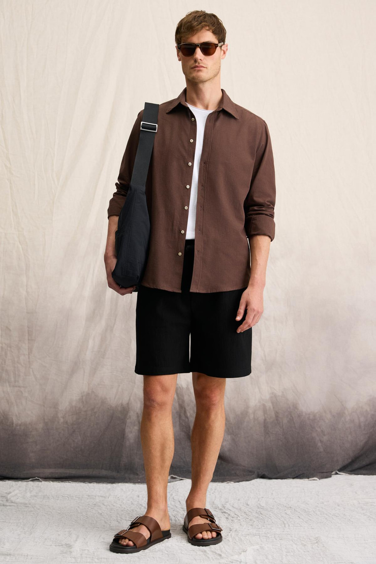 PERTTU Erkek %100 Pamuk Slim Fit Dar Kesim Düğmeli Yaka Keten Görünümlü Flamlı Acı Kahve Gömlek