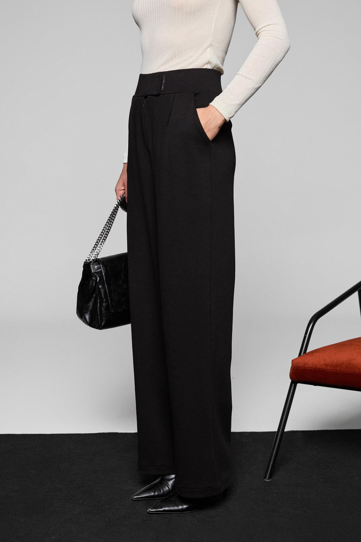 PHALIERA Kadın Esnek Kumaşlı Rahat Kalıp Cırt Kapamalı Siyah Pantolon