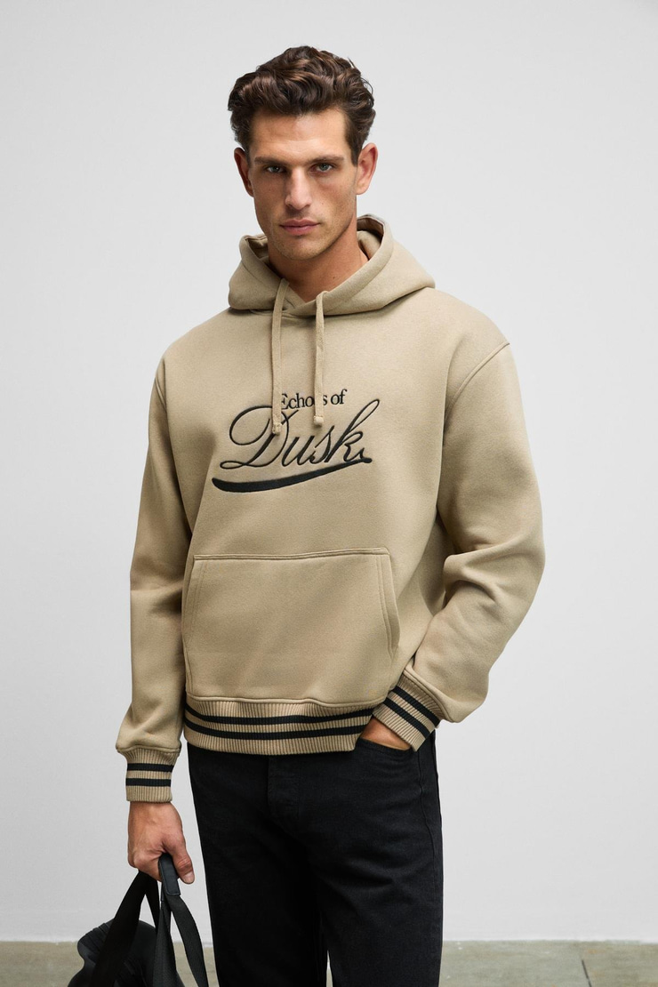 PHANTOSEAS Erkek Kapüşonlu Önü Nakışlı Etek Ve Kol Triko Detaylı Vizon Sweatshirt