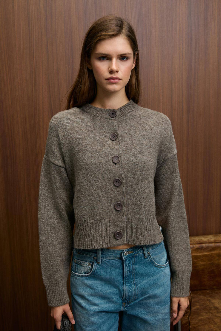 PUREZA Kadın Yuvarlak Yakalı Uzun Kollu Düğmeli Yumuşak Dokulu Regular Fit Triko Kahverengi Kazak