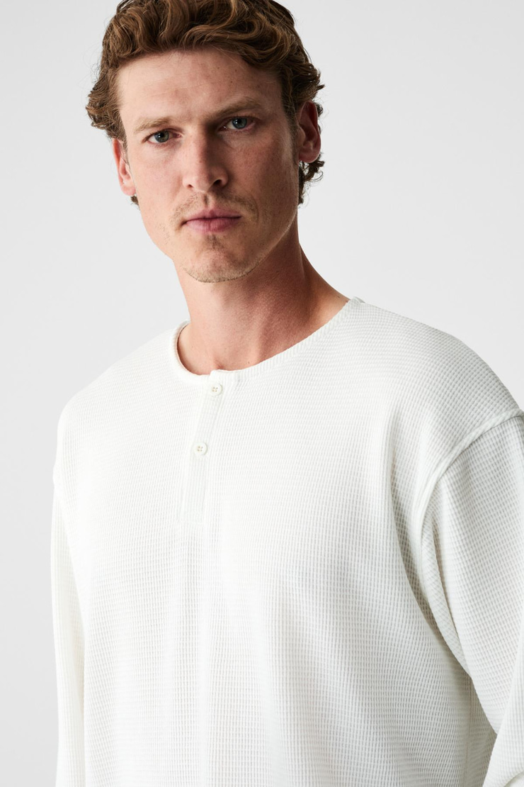 RENEW Erkek Organik Pamuklu Bisiklet Yaka Yarım Patlı Düğmeli Regular Beyaz Sweatshirt