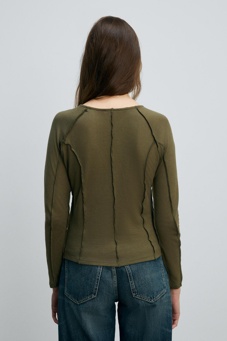 SIMORRE Kadın Kesik Detaylı Vücuda Oturan Nefes Alan Kumaşlı Slim Fit Haki Bluz