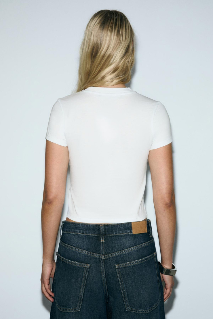 SOLASINE Kadın Yumuşak Ve Esnek Kumaşlı Bisiklet Yaka Taş Detaylı Beyaz T-Shirt