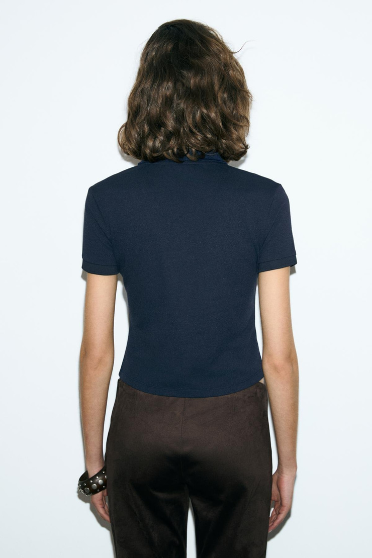 SOLVIA Kadın Polo Yaka Patlı Düğmeli Kısa Kollu Önde Nakış Detaylı Crop Lacivert T-Shirt