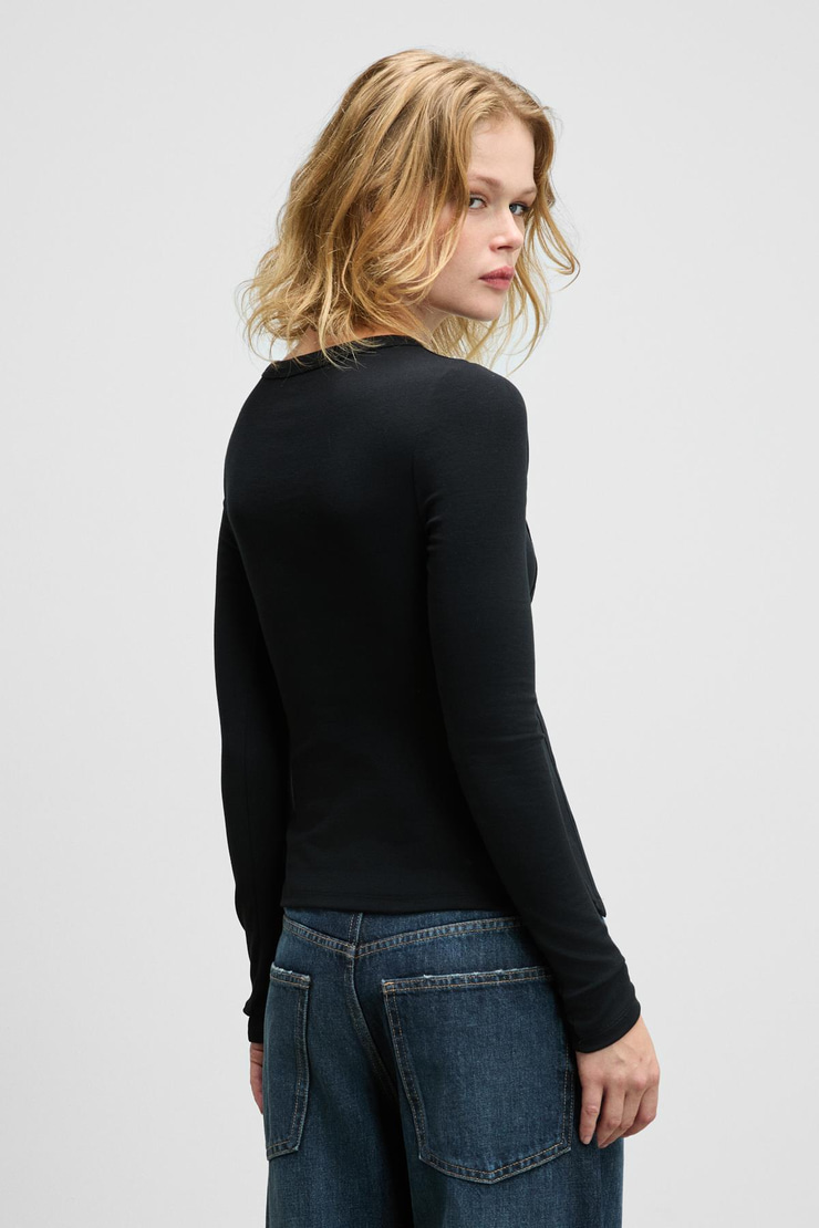 SOMBRA Kadın Yuvarlak Yaka Önü Patlı Fonksiyonel Düğmeli Vücuda Oturan Esnek Siyah Bluz