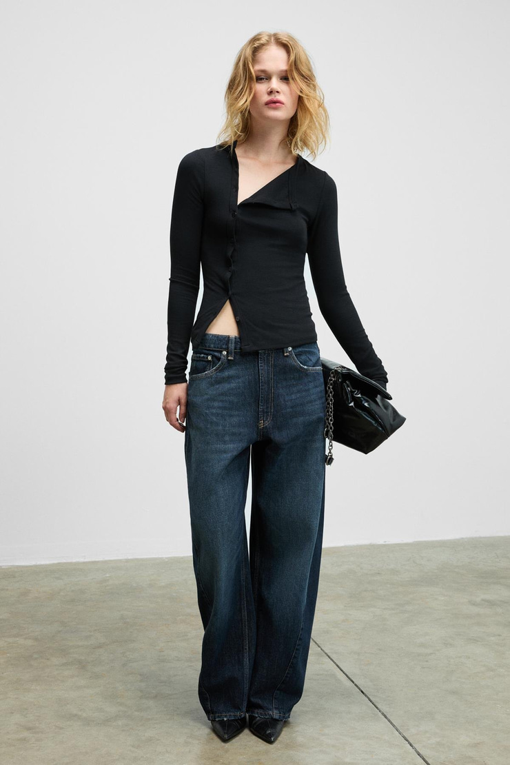 SOMBRA Kadın Yuvarlak Yaka Önü Patlı Fonksiyonel Düğmeli Vücuda Oturan Esnek Siyah Bluz