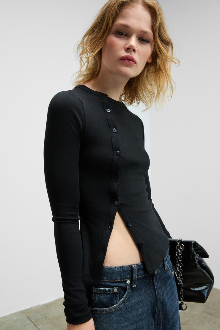 SOMBRA Kadın Yuvarlak Yaka Önü Patlı Fonksiyonel Düğmeli Vücuda Oturan Esnek Siyah Bluz