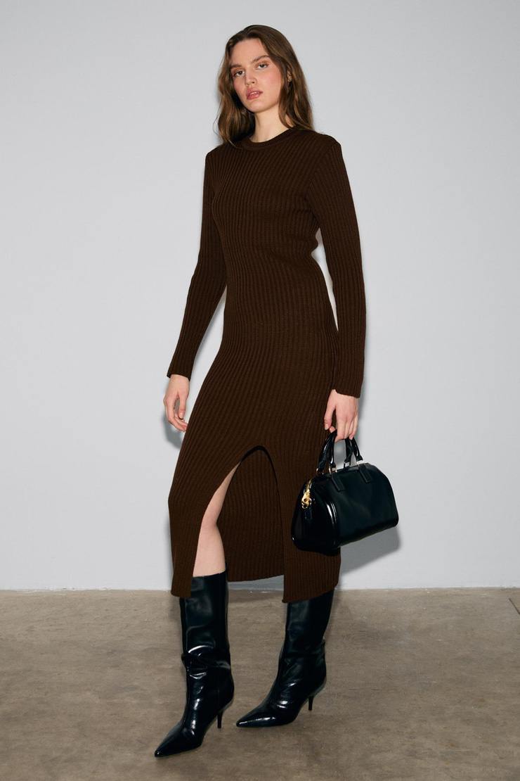 SOREYA Kadın Yuvarlak Yaka Çizgi Desenli Yırtmaçlı Slim Fit Triko Acı Kahve Elbise