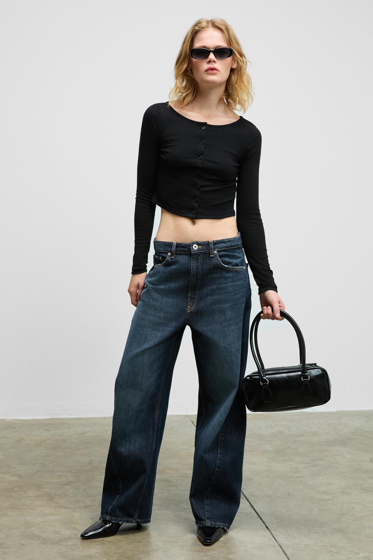 SWAY Kadın Yuvarlak Yaka Önü Fonksiyonel Düğme Kapamalı Esnek Kumaşlı Crop Siyah Bluz