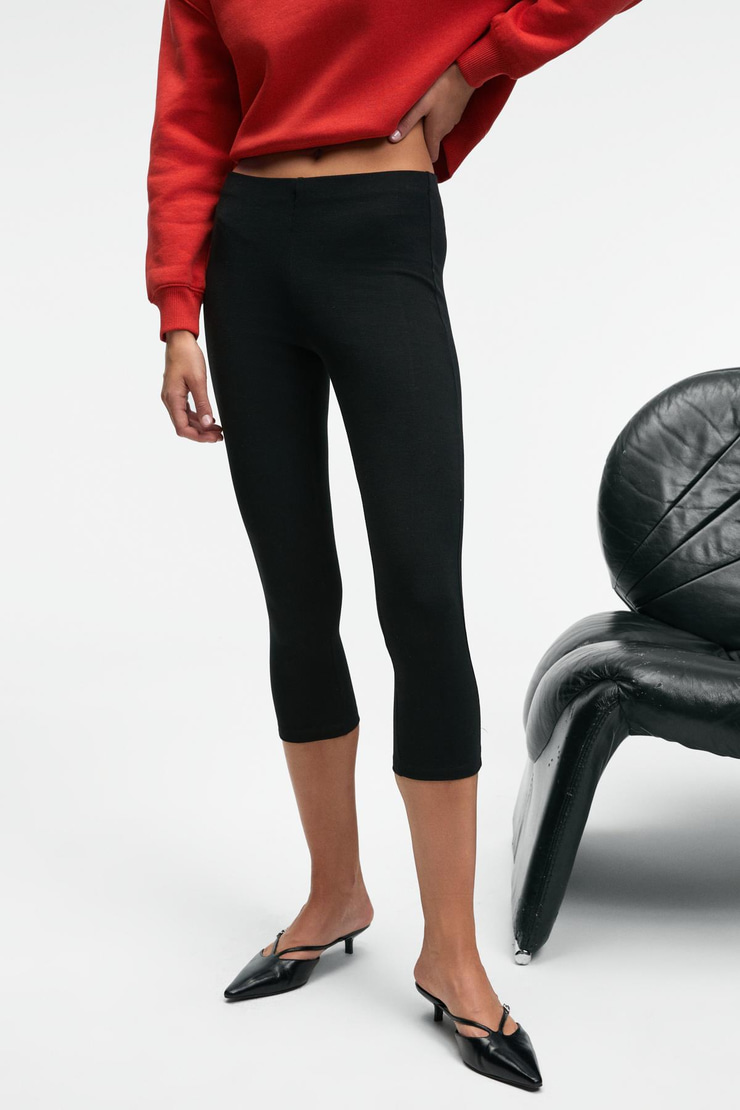 SYRELIA Kadın Esnek Kumaşlı Slim Fit Capri Siyah Tayt