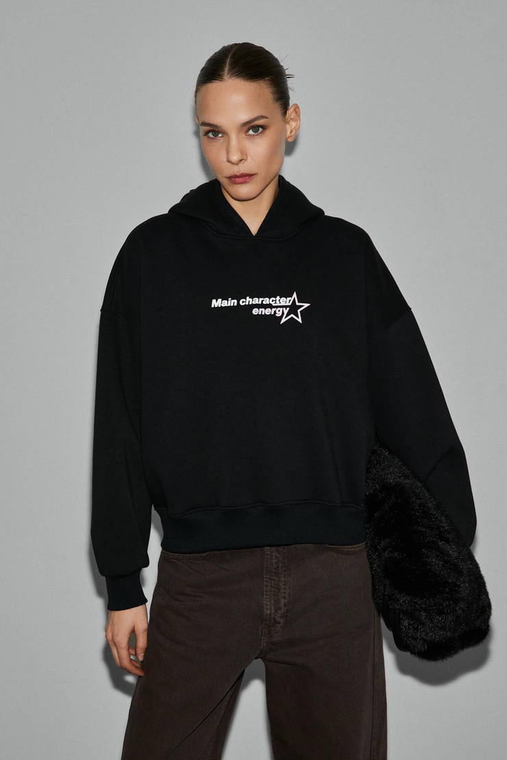 TERALY Kadın Organik Pamuklu Polarlı Kumaşlı Baskı Detaylı Siyah Sweatshirt